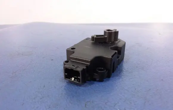 Audi A8 S8 D4 4H Air flap motor/actuator CZ1139300856