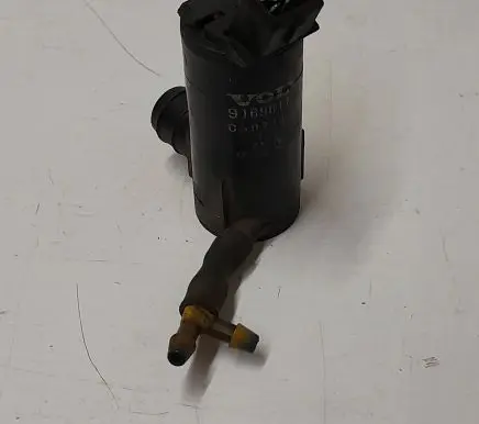 Volvo V70 Windscreen/windshield washer pump 9169611 0602103