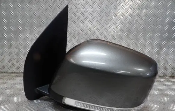 Nissan Pathfinder R51 Front door electric wing mirror 