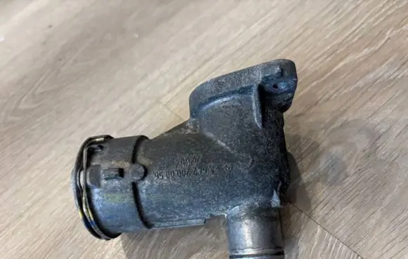Mercedes-Benz CLS C219 Engine coolant pipe/hose A6422000056 6422000056