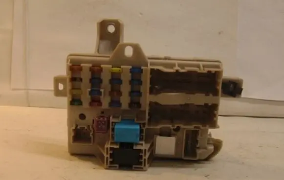Mazda 6 Fuse module GJ6A66730B