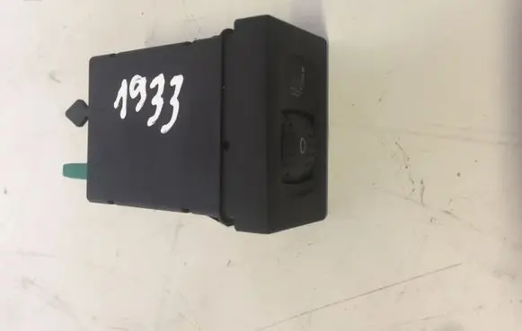 Volkswagen PASSAT B5 Seat heating switch 3B0963563C