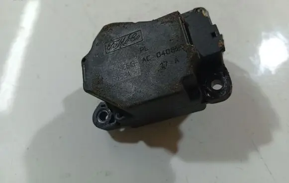 Volvo S40 Air flap motor/actuator 4N5h19E616ac