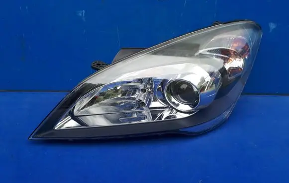 KIA Ceed Headlight/headlamp 921011H