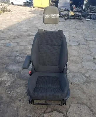 Peugeot 5008 Front driver seat 