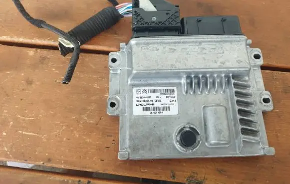 Opel Movano C Engine control unit/module ECU 9839383580