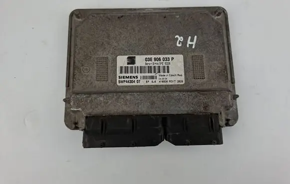 Seat Cordoba (6L) Engine control unit/module 03E906033P 5WP4430407