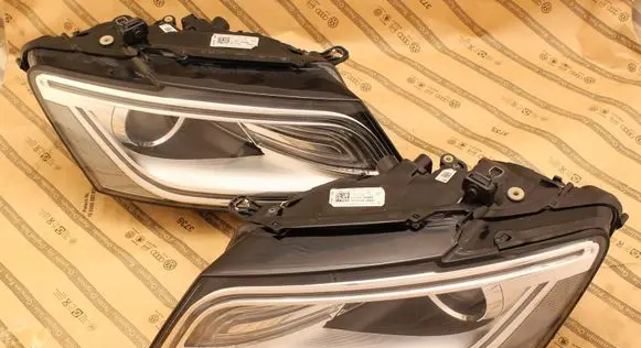 Audi Q5 SQ5 Headlights/headlamps set 8R0941005 8R0941006