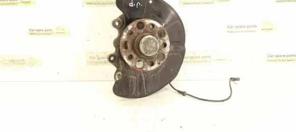 Mercedes-Benz E W212 Front wheel hub 2124201244 2123322401