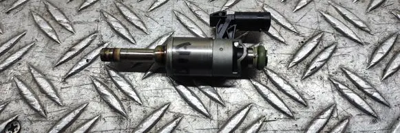Skoda Fabia Mk3 (NJ) Fuel injector 04E133036