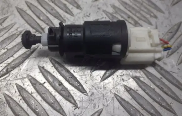 Dacia Sandero II Brake pedal sensor switch 8200276361