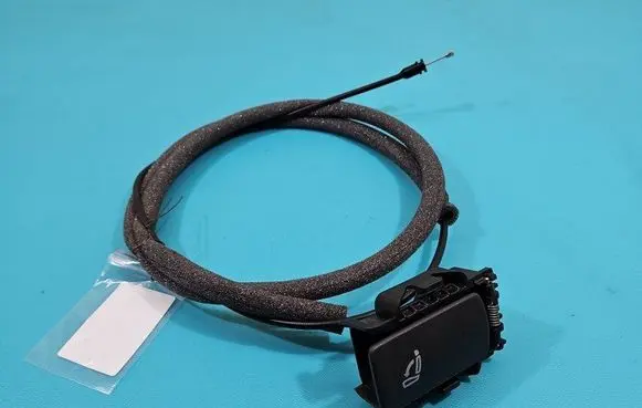 Engine bonnet/hood lock release cable