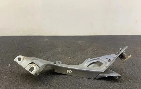 Audi A6 S6 C7 4G Fender mounting bracket 4G0821136A