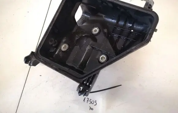 Toyota Verso Air filter box