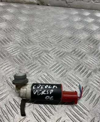 Toyota Corolla Verso E121 Windscreen/windshield washer pump
