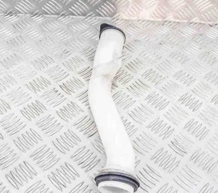 Toyota Hilux (AN120, AN130) Window washer liquid tank fill tube 