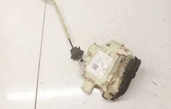 Audi A3 S3 8P Front door lock 4F2837015