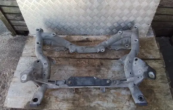 Mercedes-Benz C W204 Front subframe A2046280657 A24511018