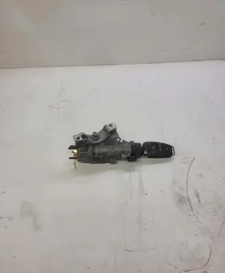 Audi A4 S4 B7 8E 8H Ignition lock 8E0837220Q
