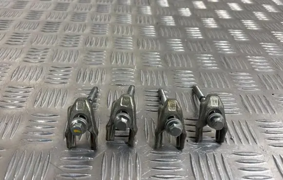 Renault Laguna III Fuel Injector clamp holder 