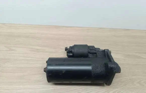 Volvo V70 Starter motor 30721473