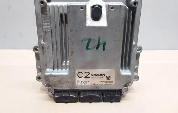 Nissan Qashqai Engine control unit/module 0281017185 23710BB47A 14140145