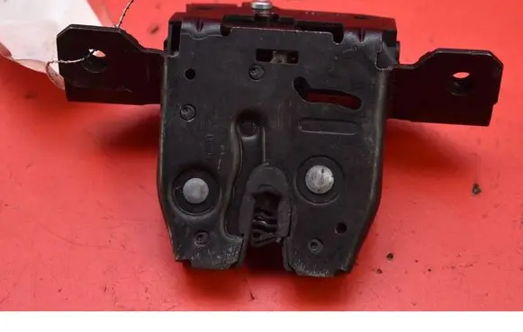 Opel Astra J Tailgate/trunk/boot lock/catch/latch 13578941