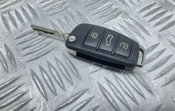 Audi A3 S3 8V Ignition key/card 8V0837220