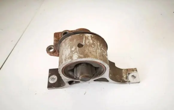 Nissan Murano Z50 Engine mount bracket