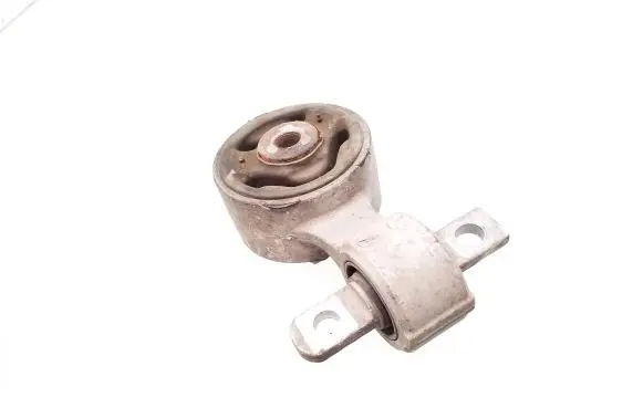 Honda Civic Engine mount bracket