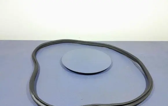 BMW 2 F45 Front door rubber seal 7483099
