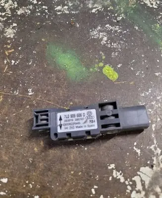 Porsche Cayenne (9PA) Airbag deployment crash/impact sensor 7L0909606D