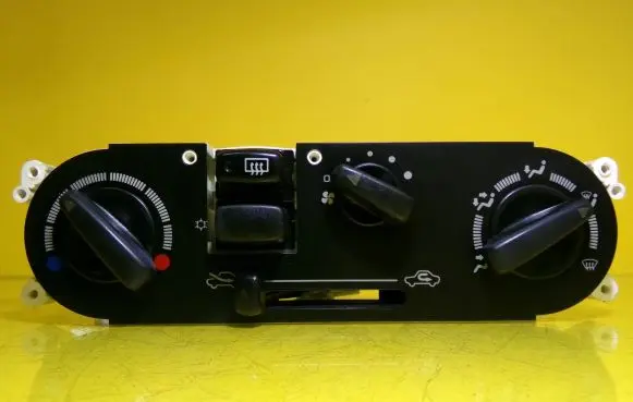 Mitsubishi Lancer Interior fan control switch MR201365