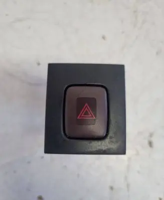 Volvo V70 Hazard light switch 30715066