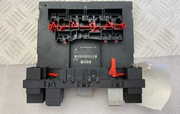 Skoda Octavia Mk2 (1Z) BSM Control unit 1K0937049N