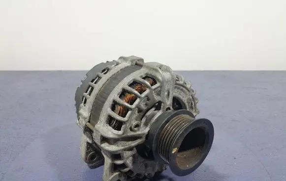 Volvo XC90 Generator/alternator 30659580