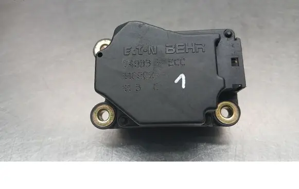 Volvo V70 Coolant heater control valve