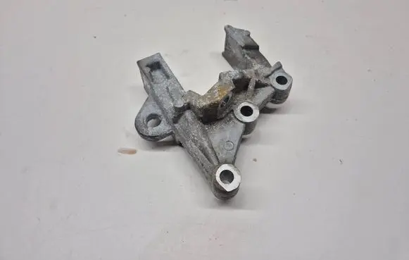 Chrysler Town u0026 Country V Gearbox mounting bracket 04721335AA