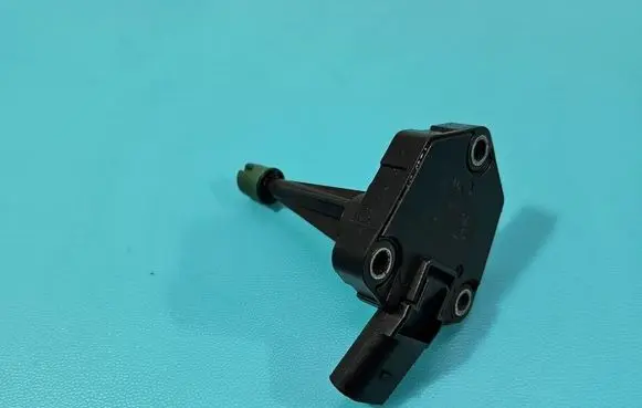 Volkswagen Golf VII Oil level sensor 04E907660 IMPRK1551723