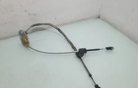 Gear shift cable linkage