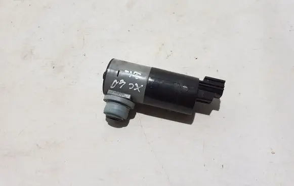 Volvo XC40 Windscreen/windshield washer pump 32237969