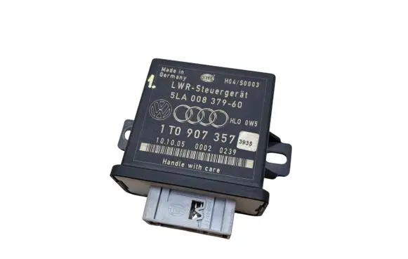 Volkswagen Golf V Light module LCM 1T0907357