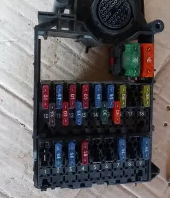 Mercedes-Benz E W210 Fuse box set 2105453440