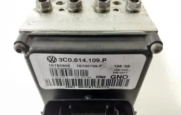 Volkswagen PASSAT B6 ABS Pump 3C0614109P E509E318844U176
