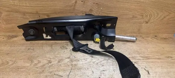 Volvo S80 Front seatbelt 39865061
