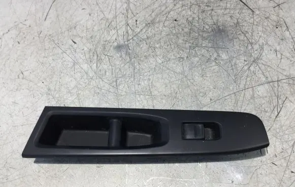 Toyota Yaris Electric window control switch 742320D710