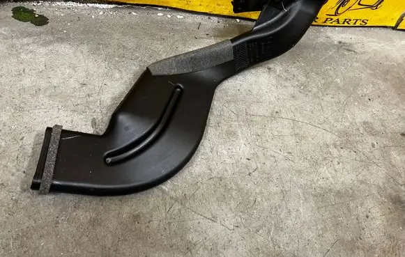 Ford Fusion II Cabin air duct channel DS73-F01906-A DS73F01906A