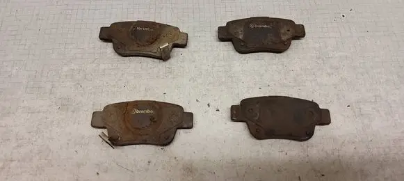 Toyota Avensis T250 Brake pads (rear) 90R02A01205 P83047