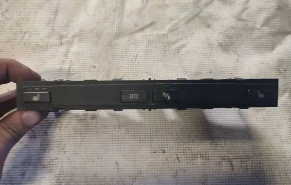 BMW 5 E60 E61 Seat heating switch 6985751