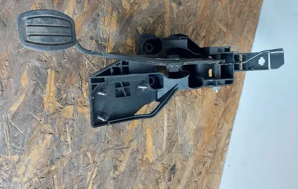 Peugeot 3008 II Brake pedal 9807994480
